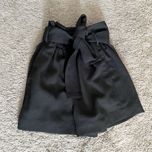 Aritzia Wilfred Tie Front Shorts - Black - 0